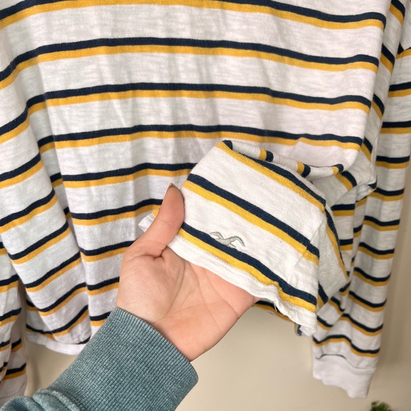 Hollister Cropped Boyfriend Tee - Picture 6 of 7